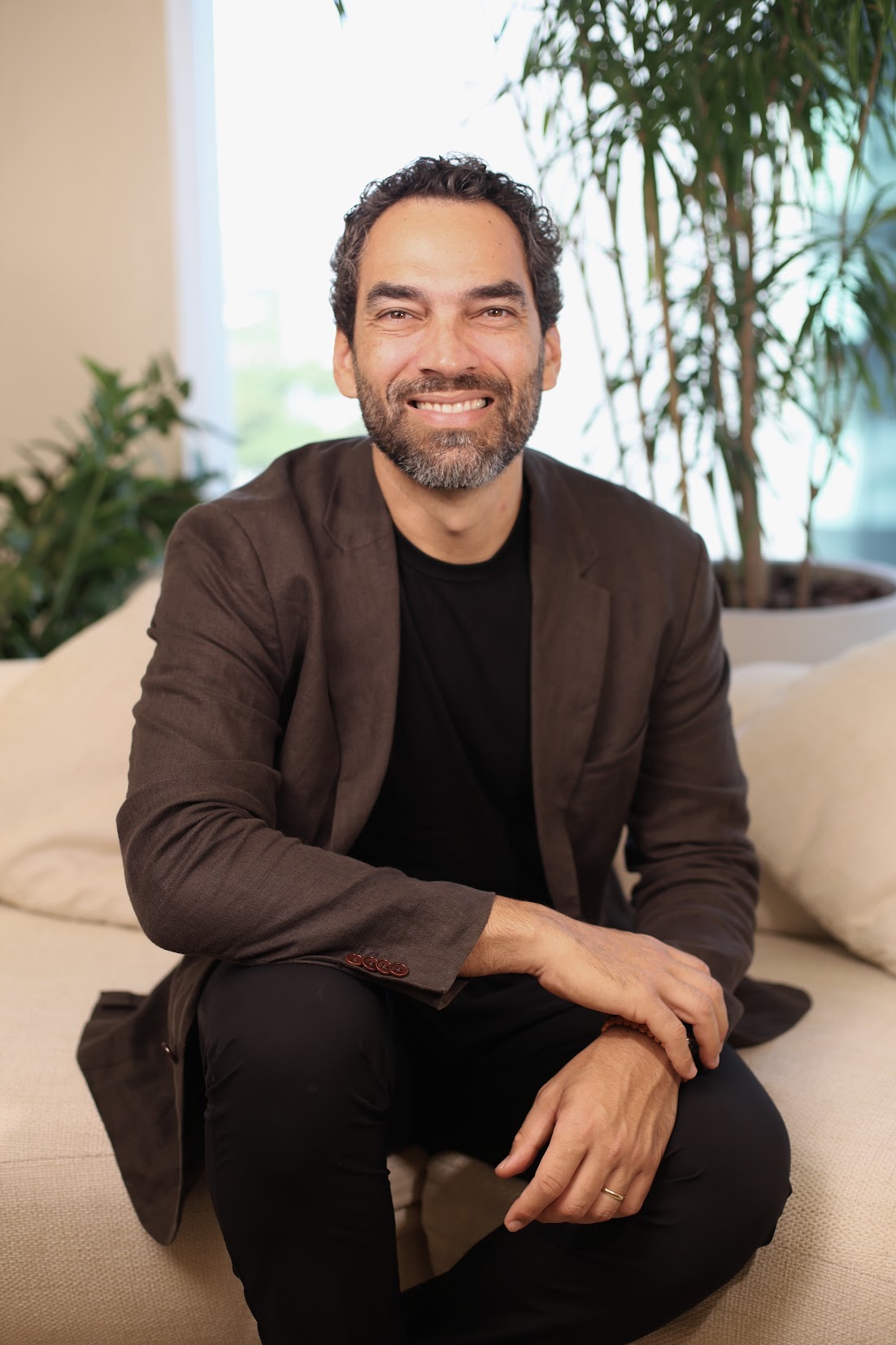 Dr. Leo Rodrigues, cirurgião plástico e fundador do Instituto Replace